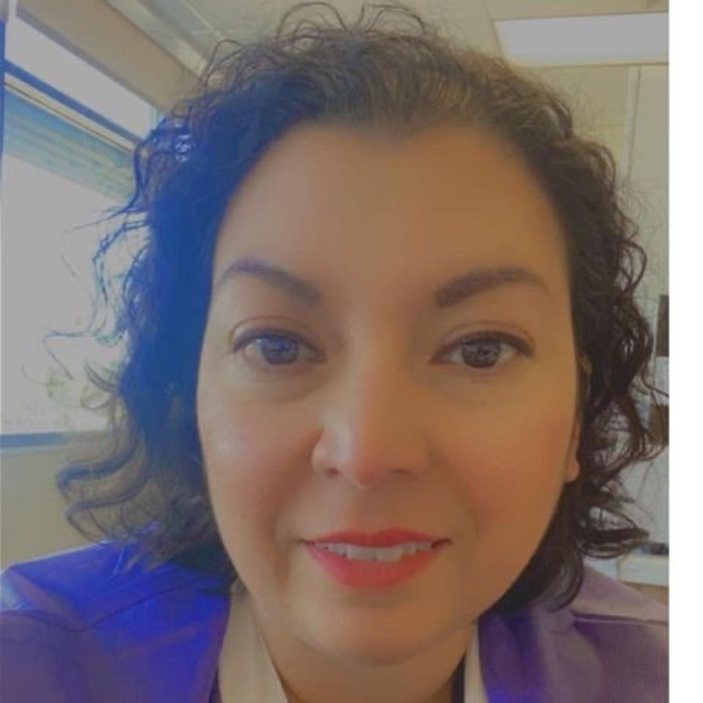 Meet your Posher, Cassandra